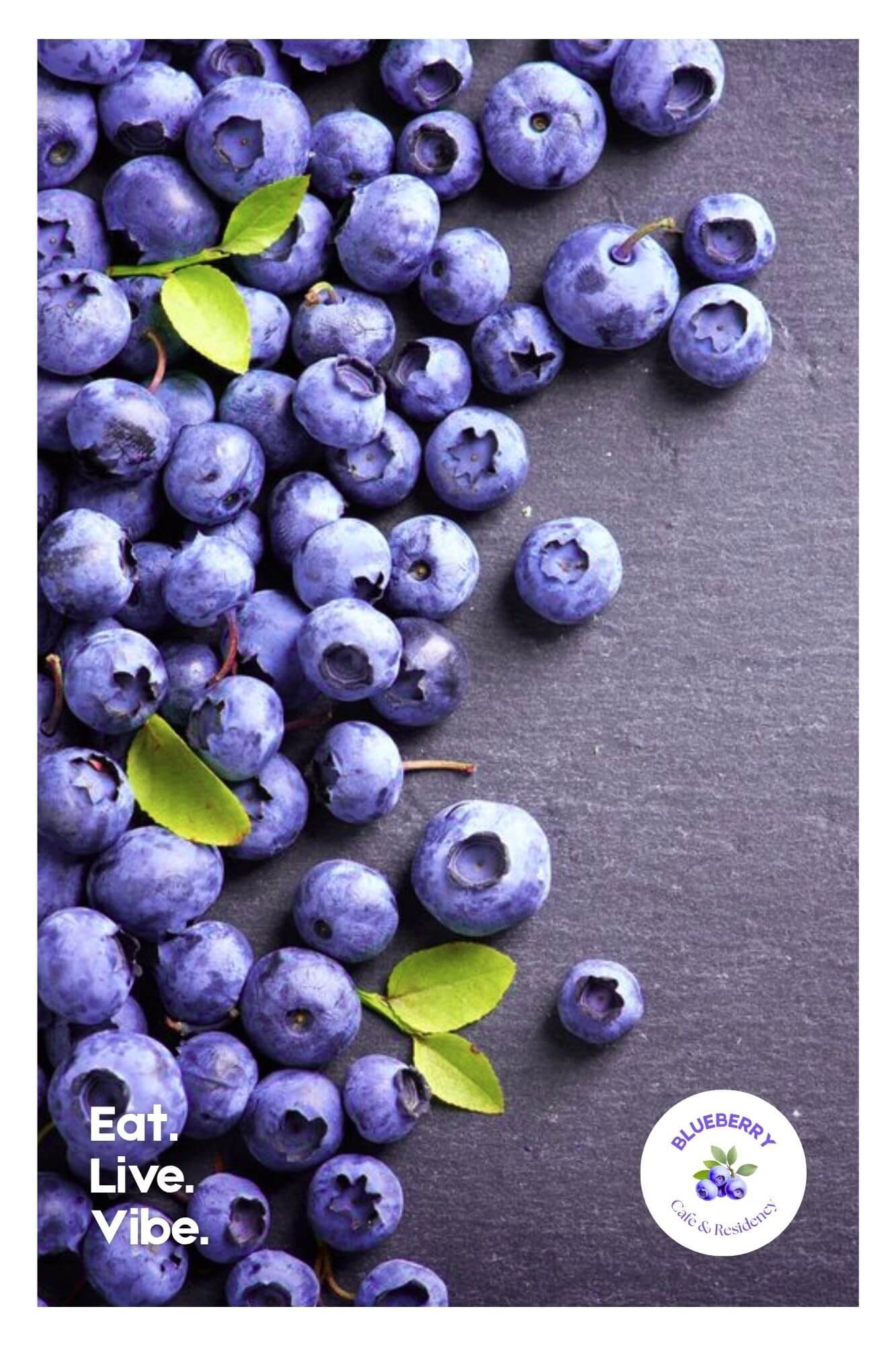 Blueberry wallpaper - dining zone